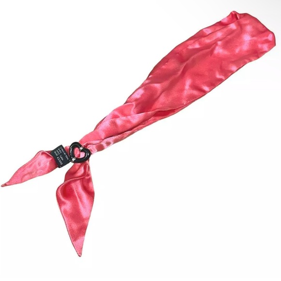 Gucci Pink Silk Scarf w/ a Bamboo Heart Scarf Ring - Picture 3 of 7